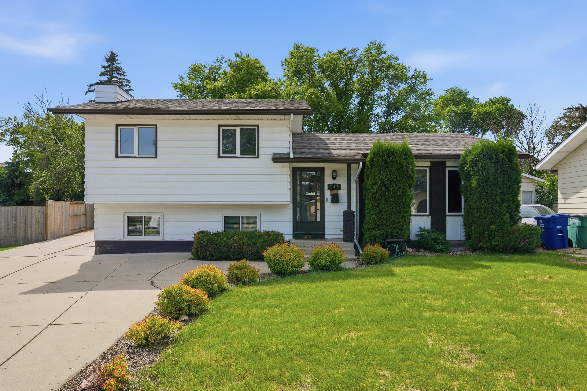 Wildwood 五房三卫独立屋出售| 135 Penryn Cres | 林与唐地产 - 2